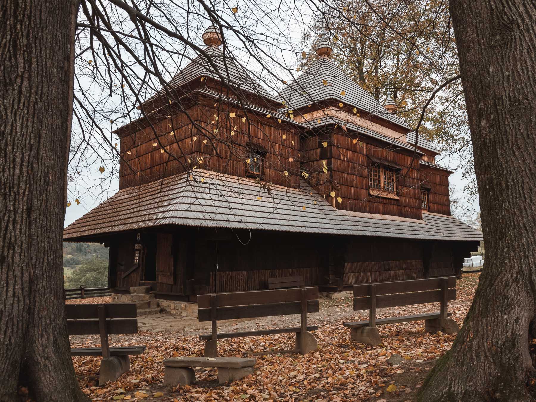 Podkarpackie - szlak architektury drewnianej - cerkiew w Smolniku